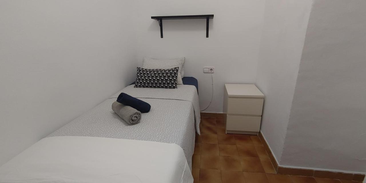 Cheap Single Room Barcelona Exterior foto